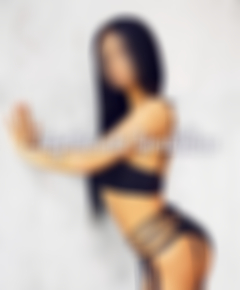 brunette hair london escort Elsie-leeds